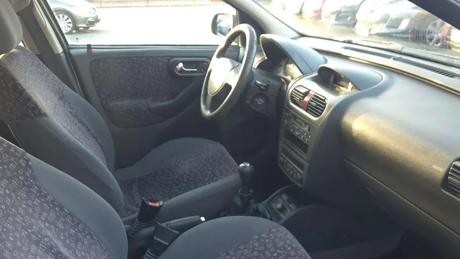 OPEL Corsa -