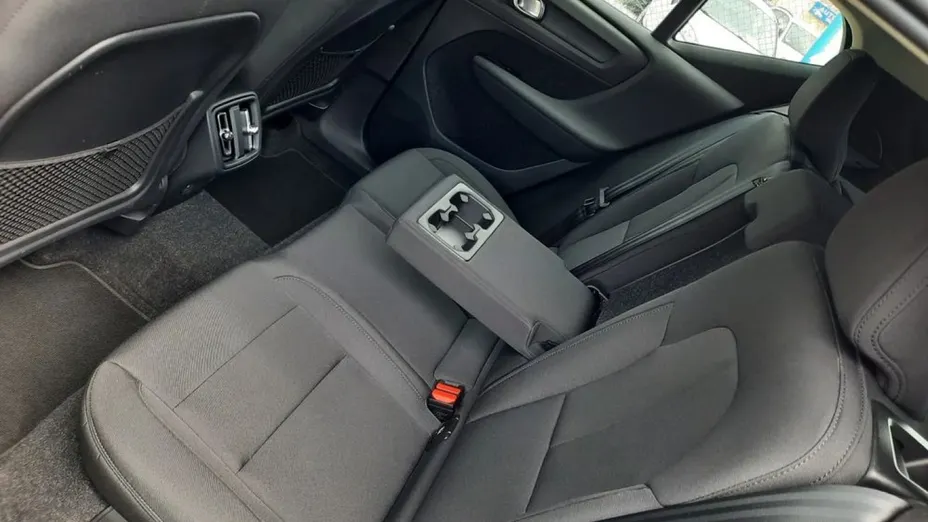 VOLVO XC40 -