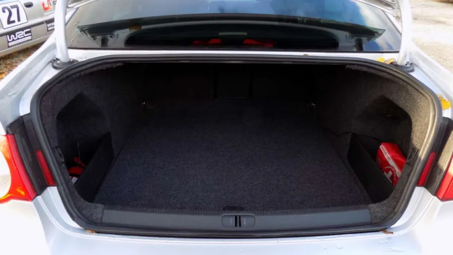 VOLKSWAGEN Passat -