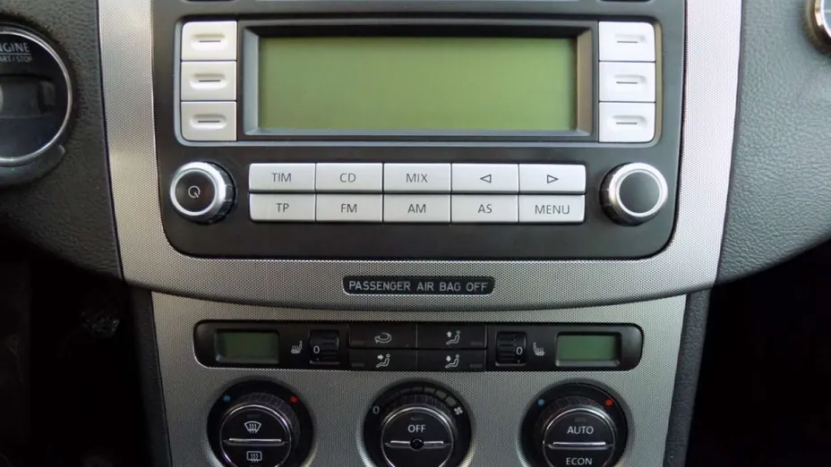 VOLKSWAGEN Passat -