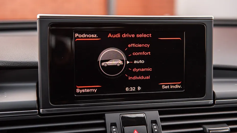 AUDI A6 -