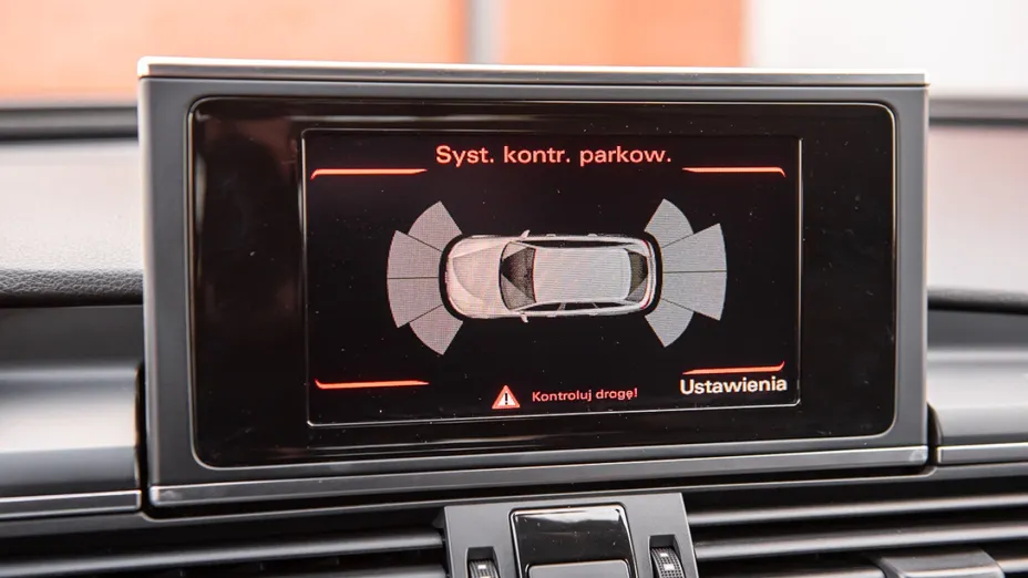 AUDI A6 -