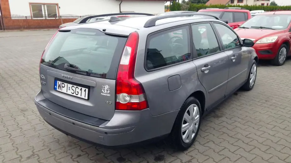 VOLVO V50 -
