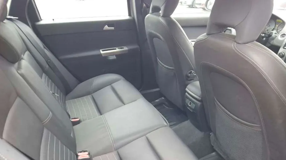 VOLVO V50 -