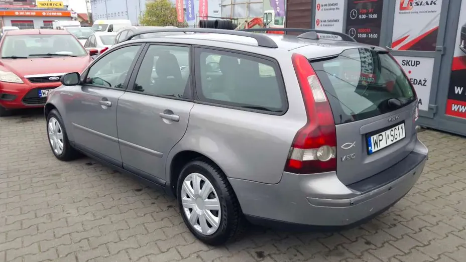 VOLVO V50 -