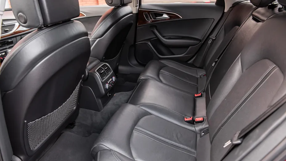 AUDI A6 -