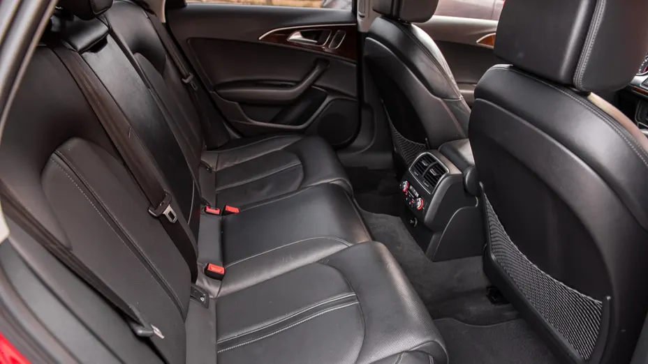AUDI A6 -