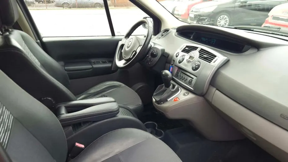 RENAULT Scenic -