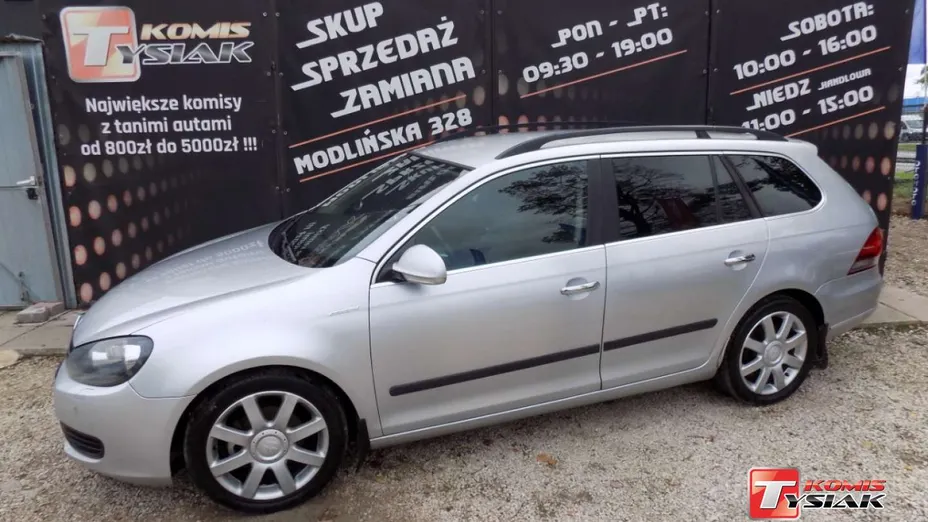 VOLKSWAGEN Golf -