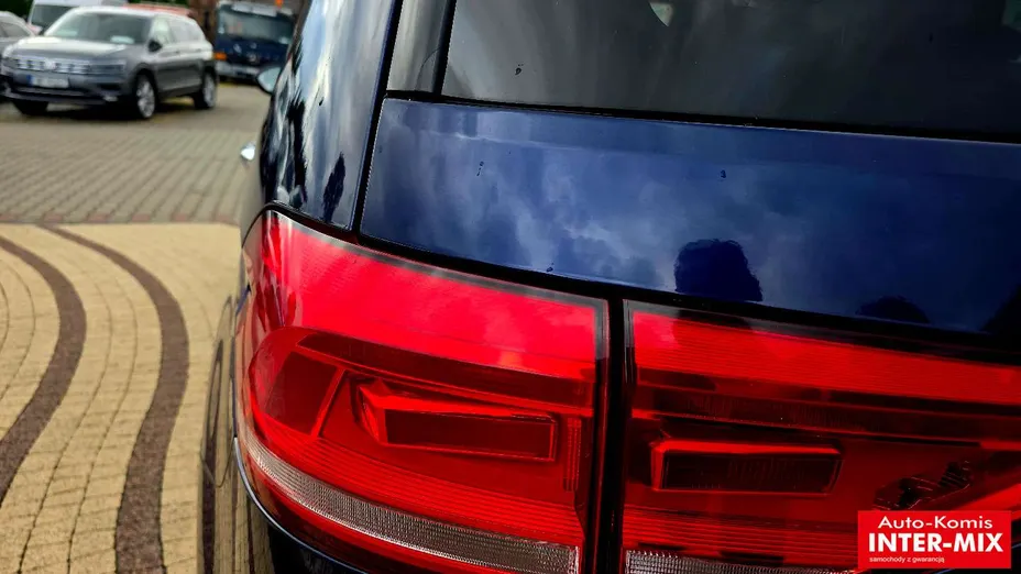 VOLKSWAGEN Touran -