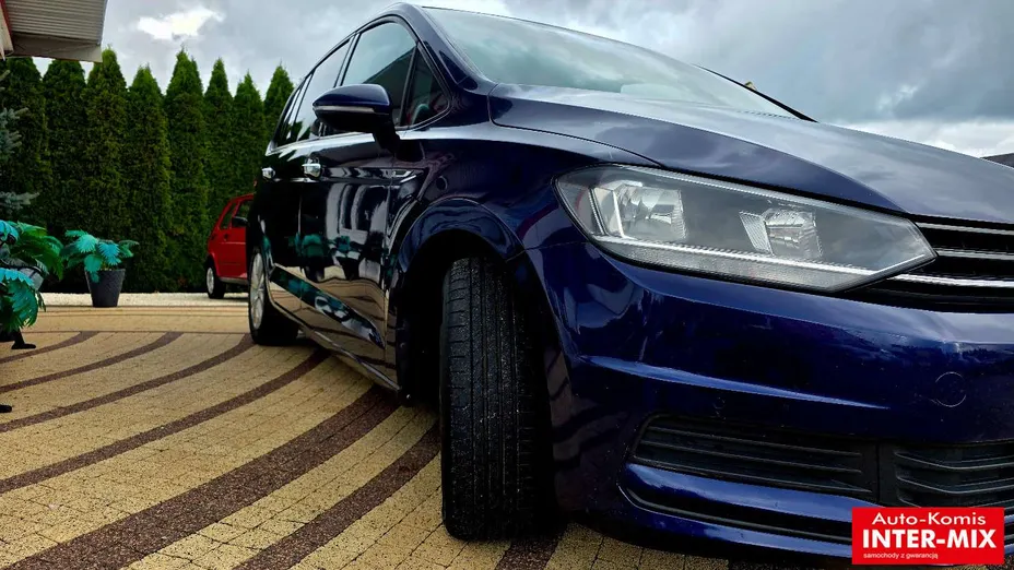 VOLKSWAGEN Touran -