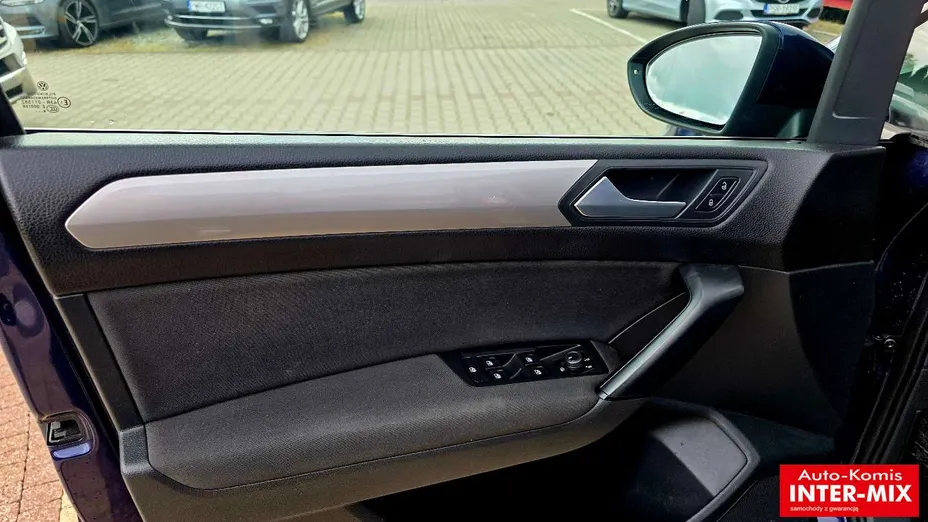 VOLKSWAGEN Touran -