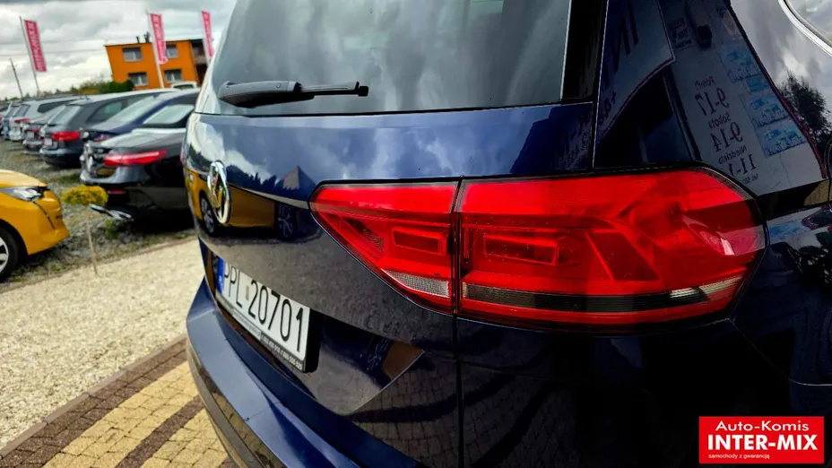 VOLKSWAGEN Touran -
