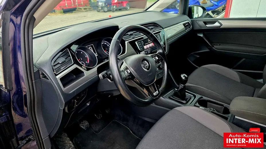 VOLKSWAGEN Touran -