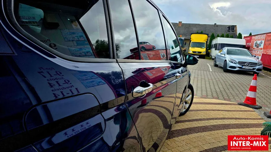VOLKSWAGEN Touran -