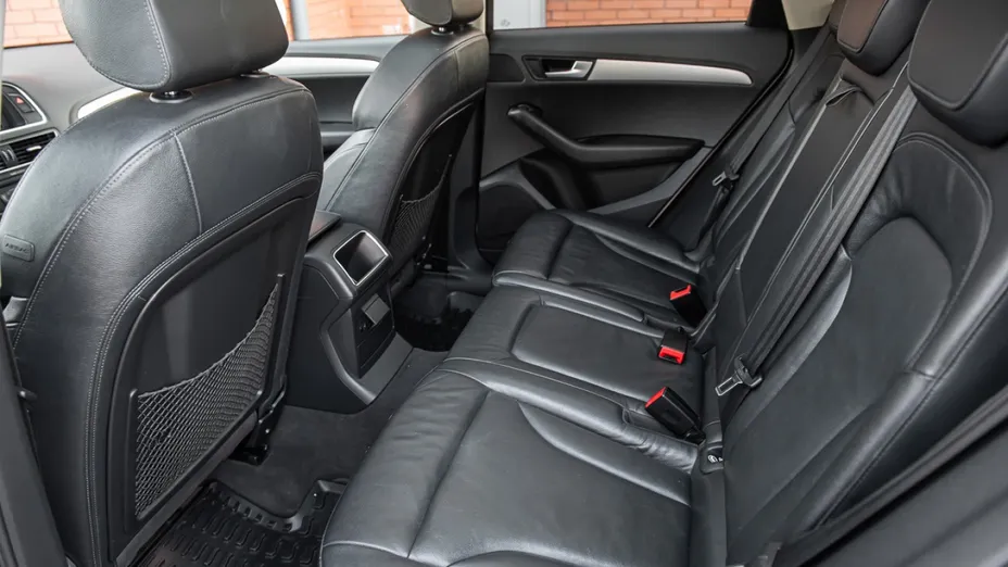 AUDI Q5 -