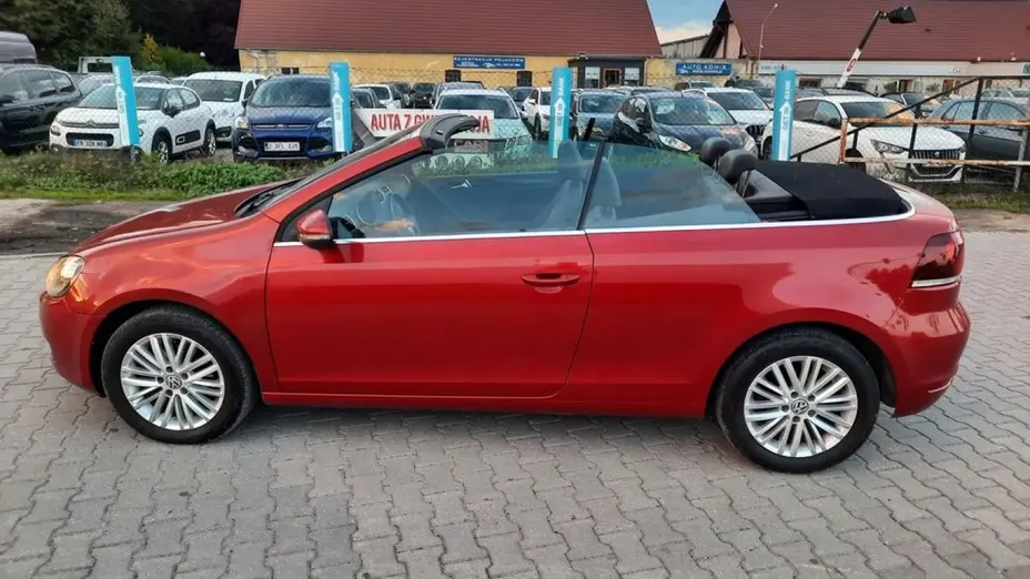 VOLKSWAGEN Golf -