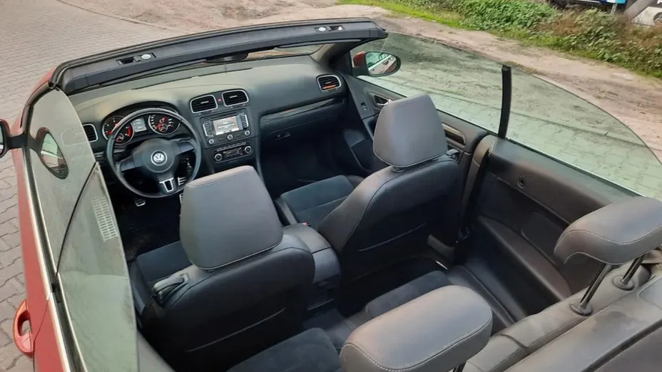 VOLKSWAGEN Golf -