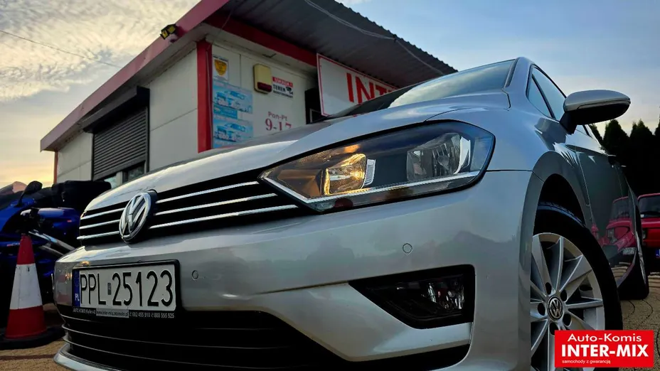 VOLKSWAGEN Golf Sportsvan -