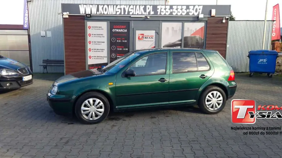 VOLKSWAGEN Golf -