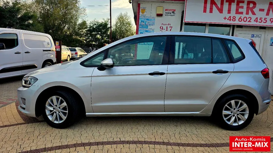 VOLKSWAGEN Golf Sportsvan -