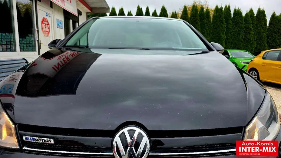 VOLKSWAGEN Golf -