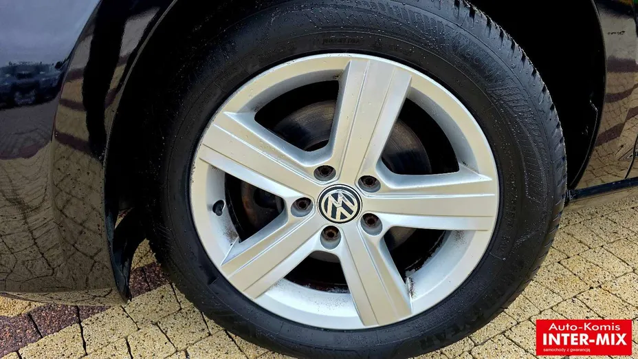 VOLKSWAGEN Golf -