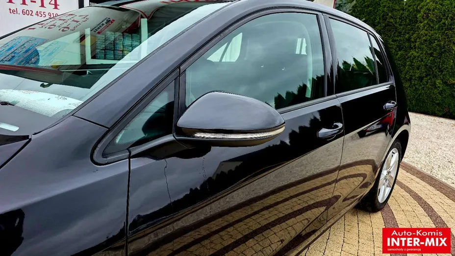 VOLKSWAGEN Golf -