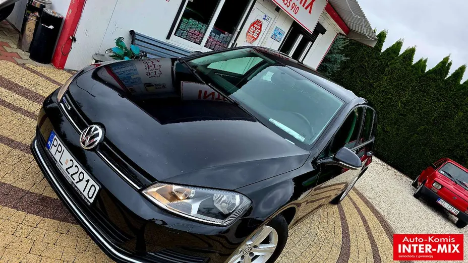 VOLKSWAGEN Golf -