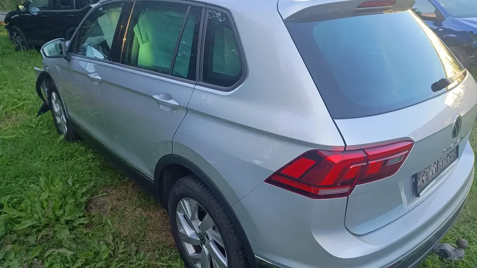 VOLKSWAGEN Tiguan -