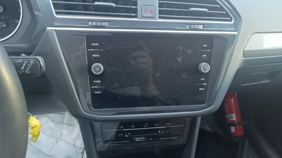 VOLKSWAGEN Tiguan -
