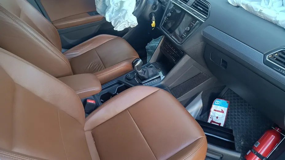 VOLKSWAGEN Tiguan -