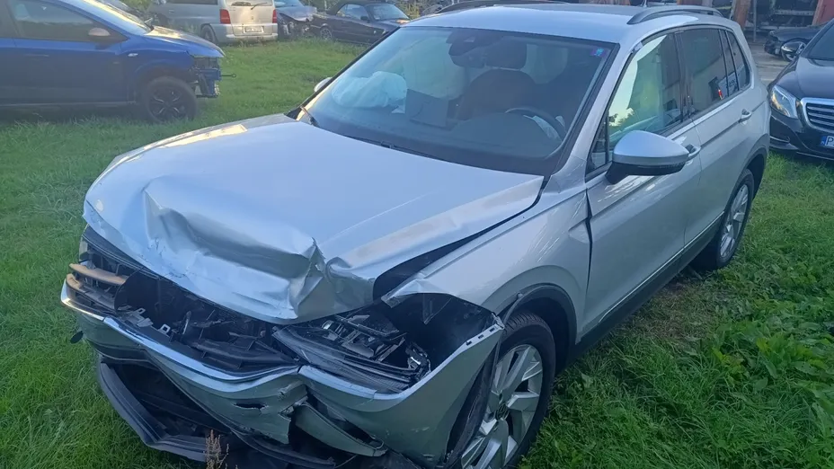 VOLKSWAGEN Tiguan -