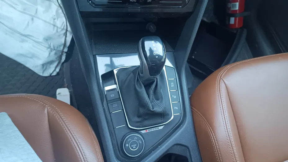 VOLKSWAGEN Tiguan -