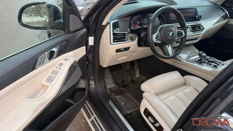 BMW X7 -