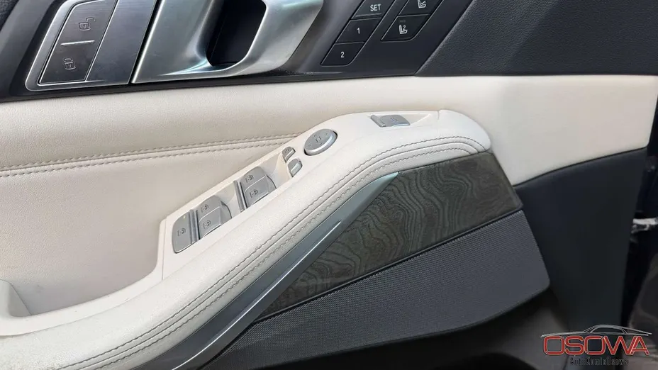 BMW X7 -