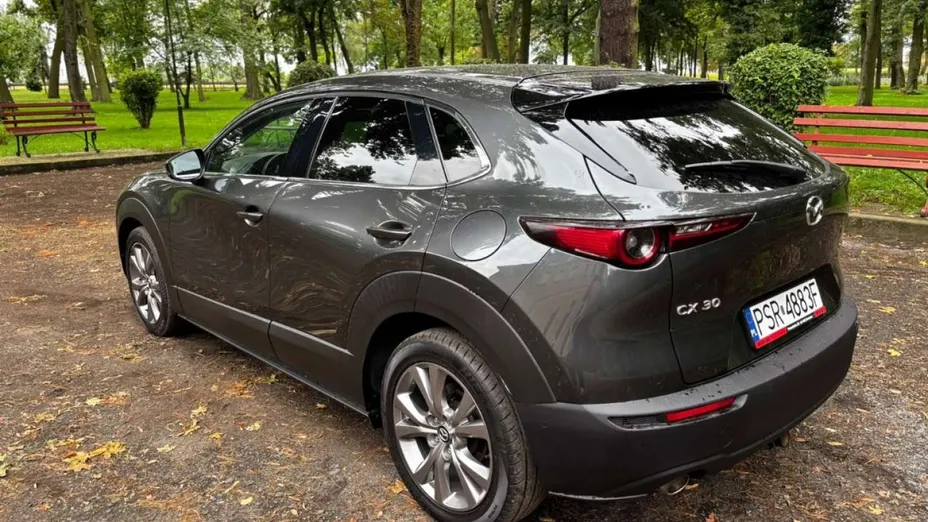 MAZDA CX-30 -