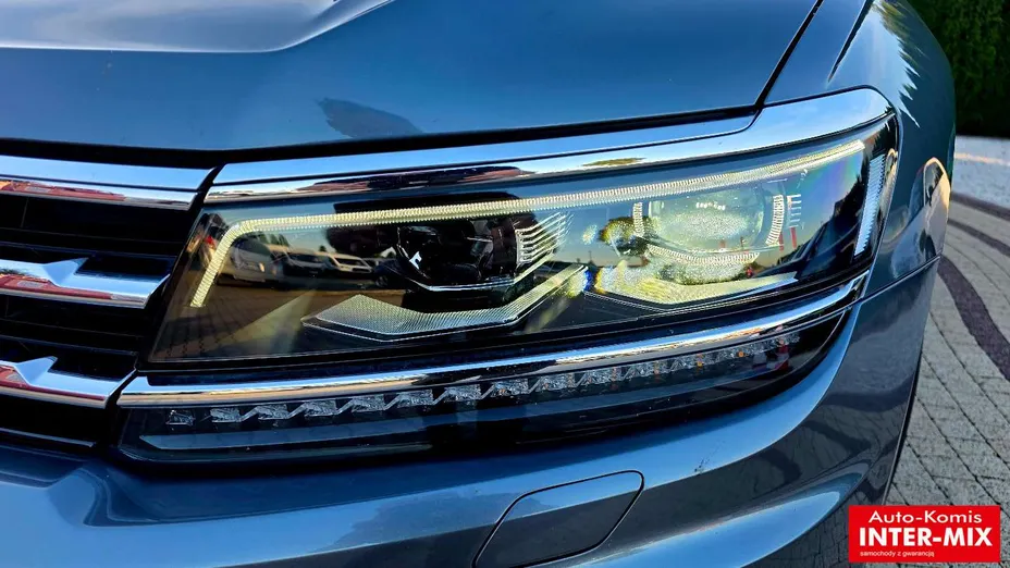 VOLKSWAGEN Tiguan -