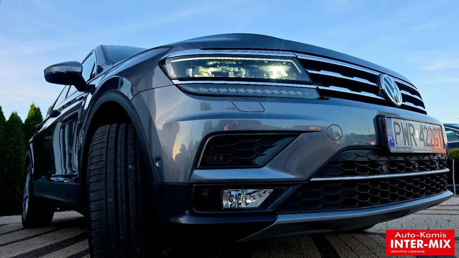 VOLKSWAGEN Tiguan -
