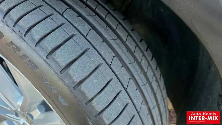 VOLKSWAGEN Tiguan -