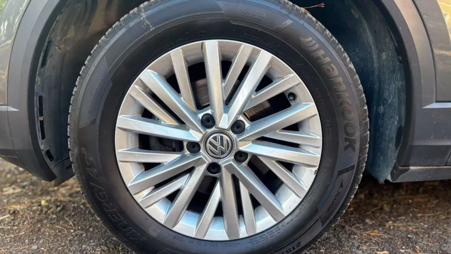 VOLKSWAGEN T-ROC -