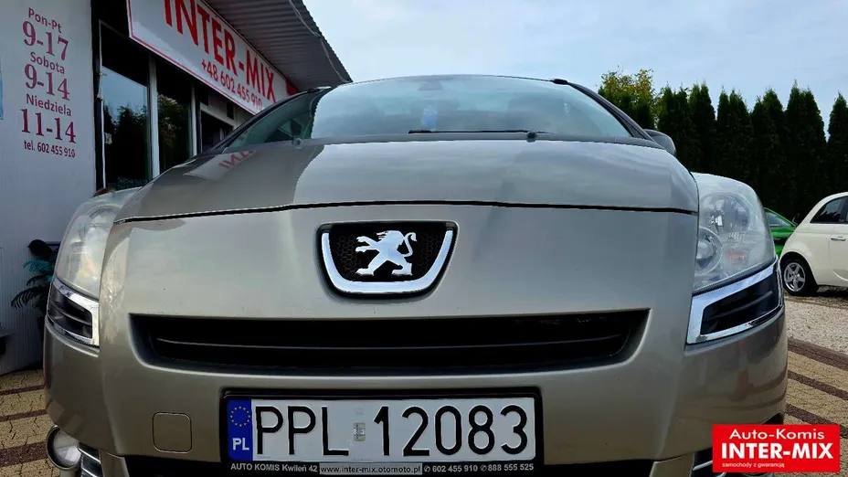 PEUGEOT 5008 -