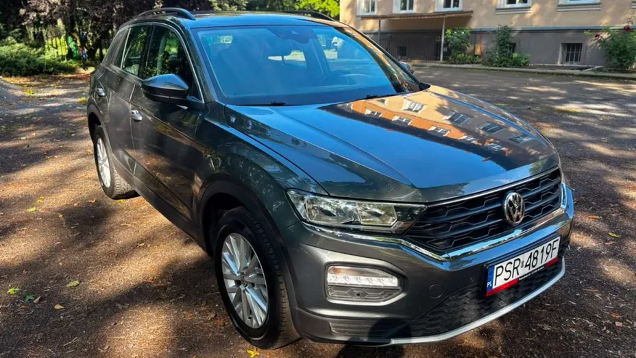 VOLKSWAGEN T-ROC -