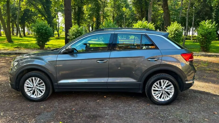 VOLKSWAGEN T-ROC -