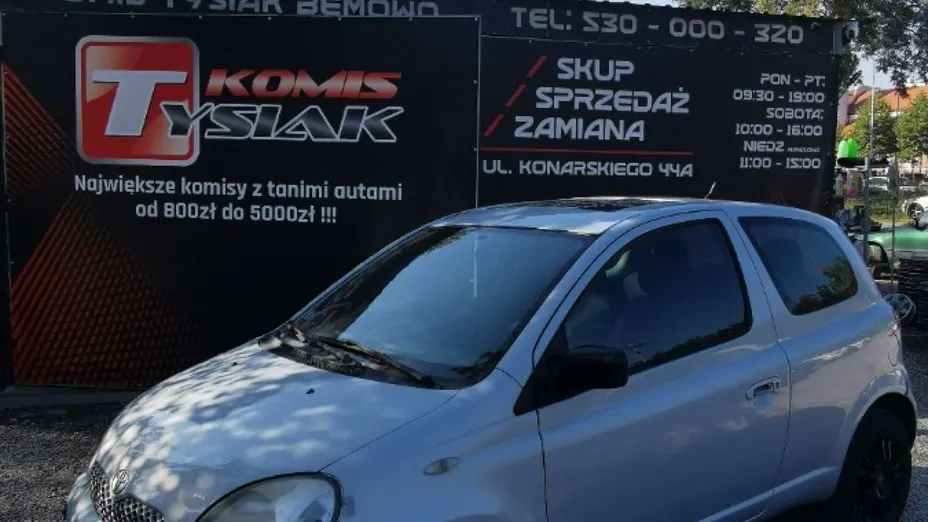 TOYOTA Yaris -