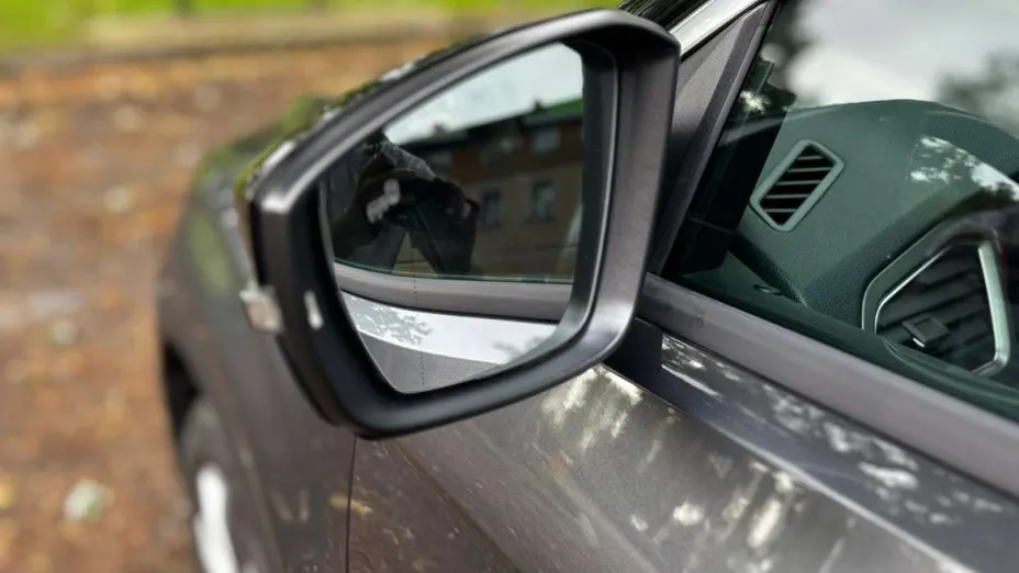 VOLKSWAGEN T-ROC -