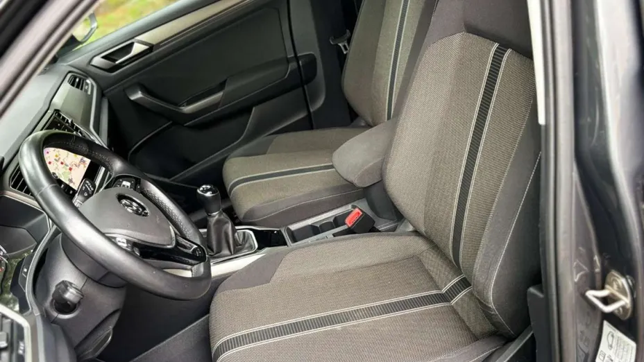 VOLKSWAGEN T-ROC -