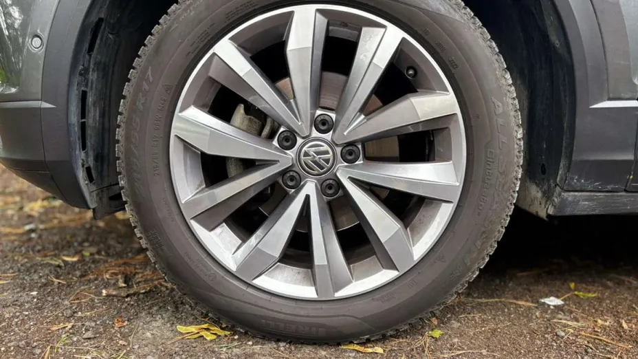 VOLKSWAGEN T-ROC -