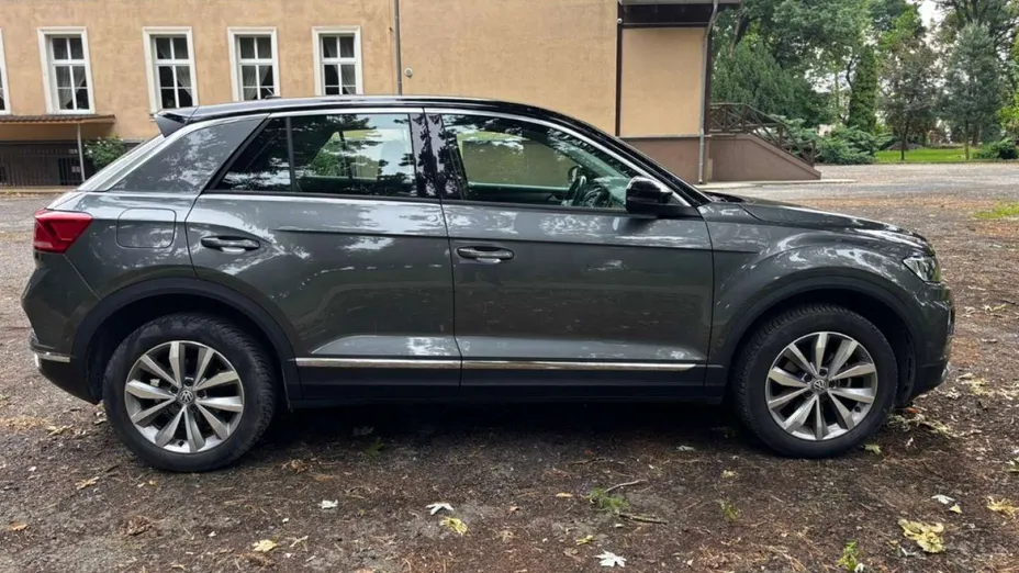 VOLKSWAGEN T-ROC -