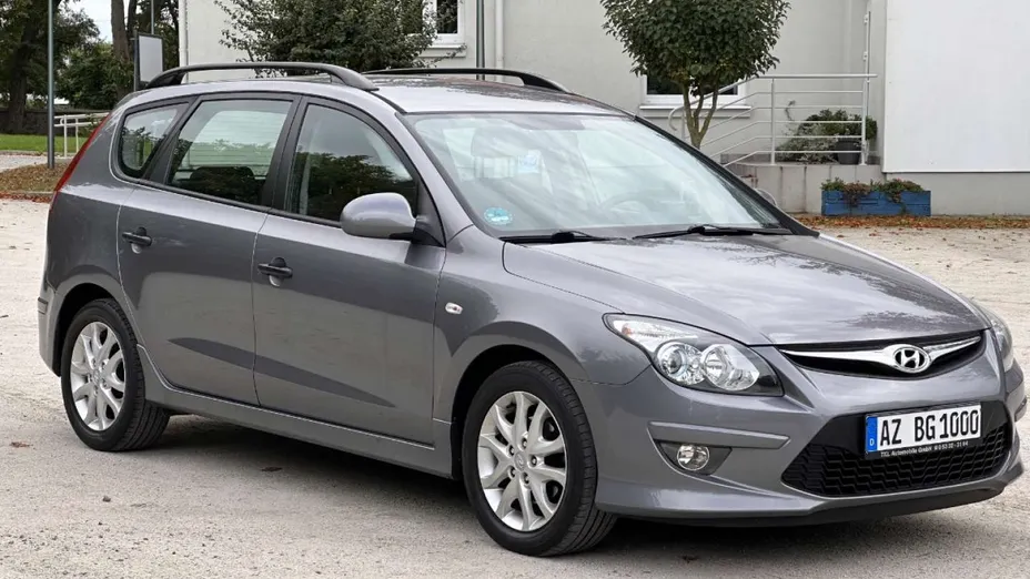 HYUNDAI i30 -